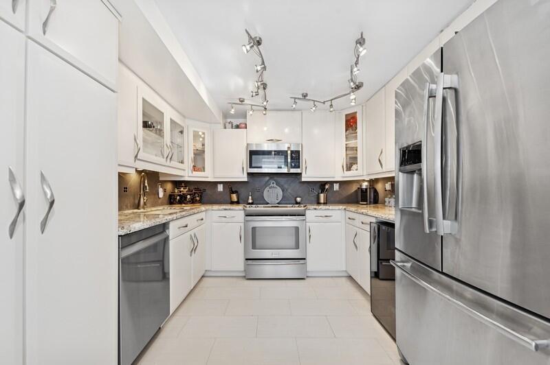 SILVER THATCH ATLANTIC PLAZA - Residential