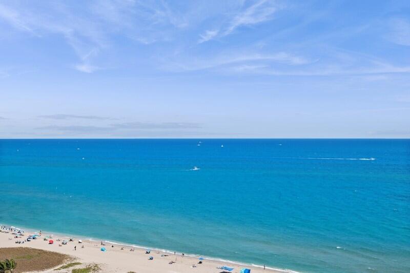 SILVER THATCH ATLANTIC PLAZA - Residential