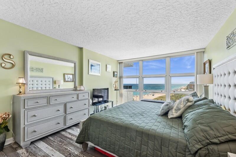 SILVER THATCH ATLANTIC PLAZA - Residential