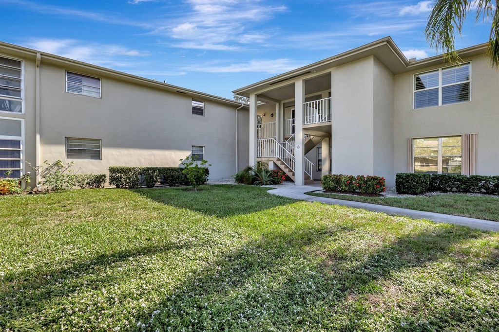 Photo of 13 Lake Vista Trail #205, Port Saint Lucie, FL 34952 (MLS # R10939590)
