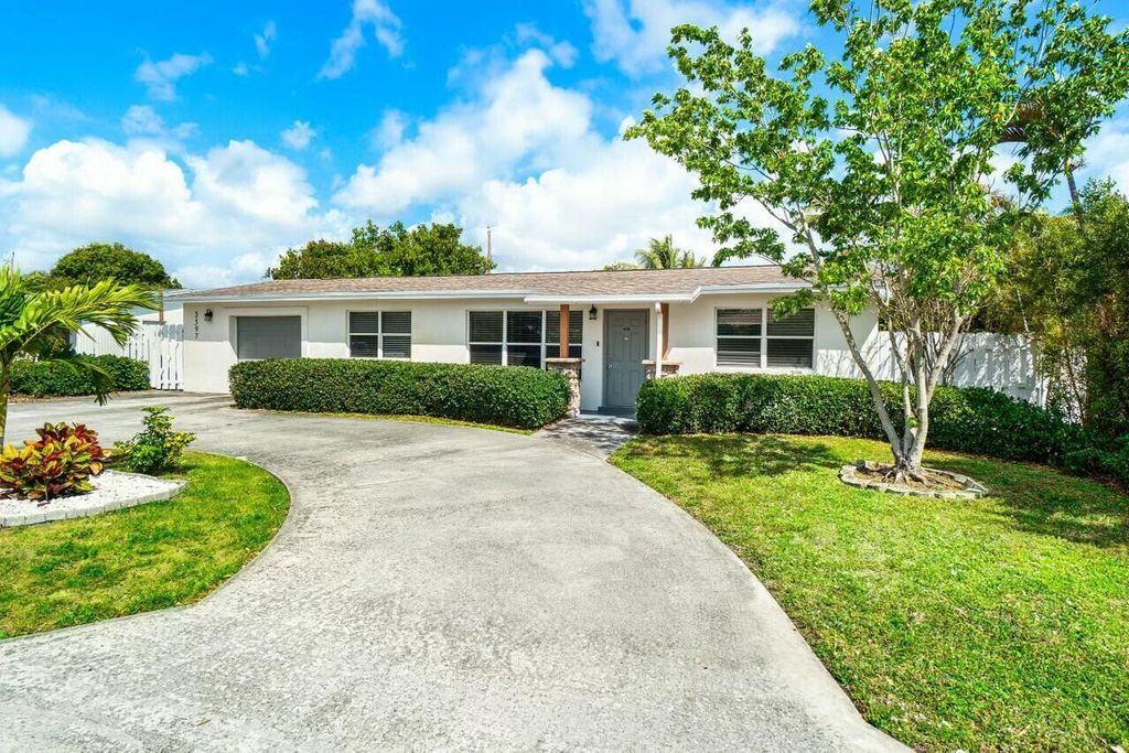 Photo of 3597 Ivanhoe Avenue, Boynton Beach, FL 33436 (MLS # R11072577)