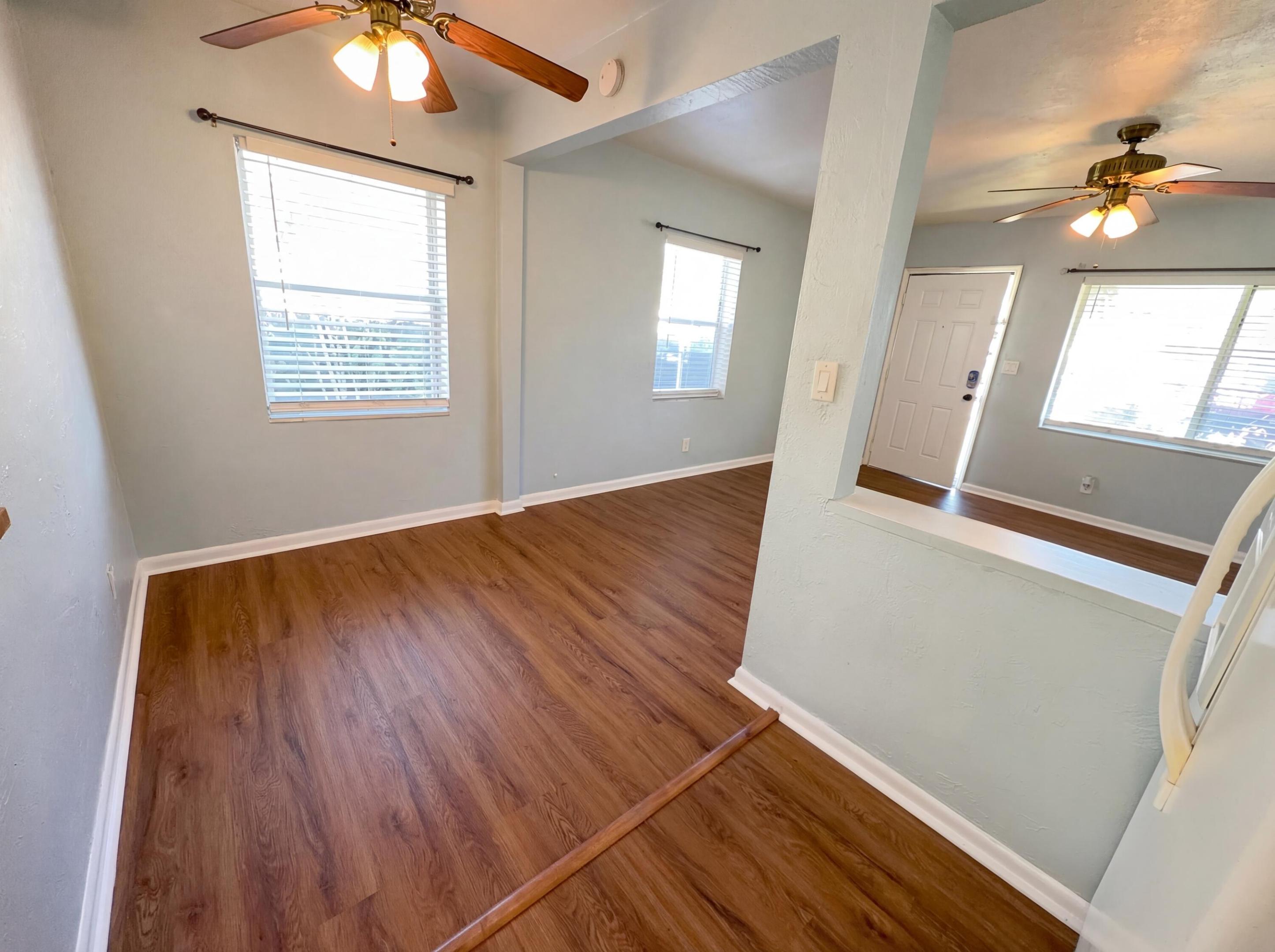 HOLLYWOOD TERRACE 3-12 B - Residential