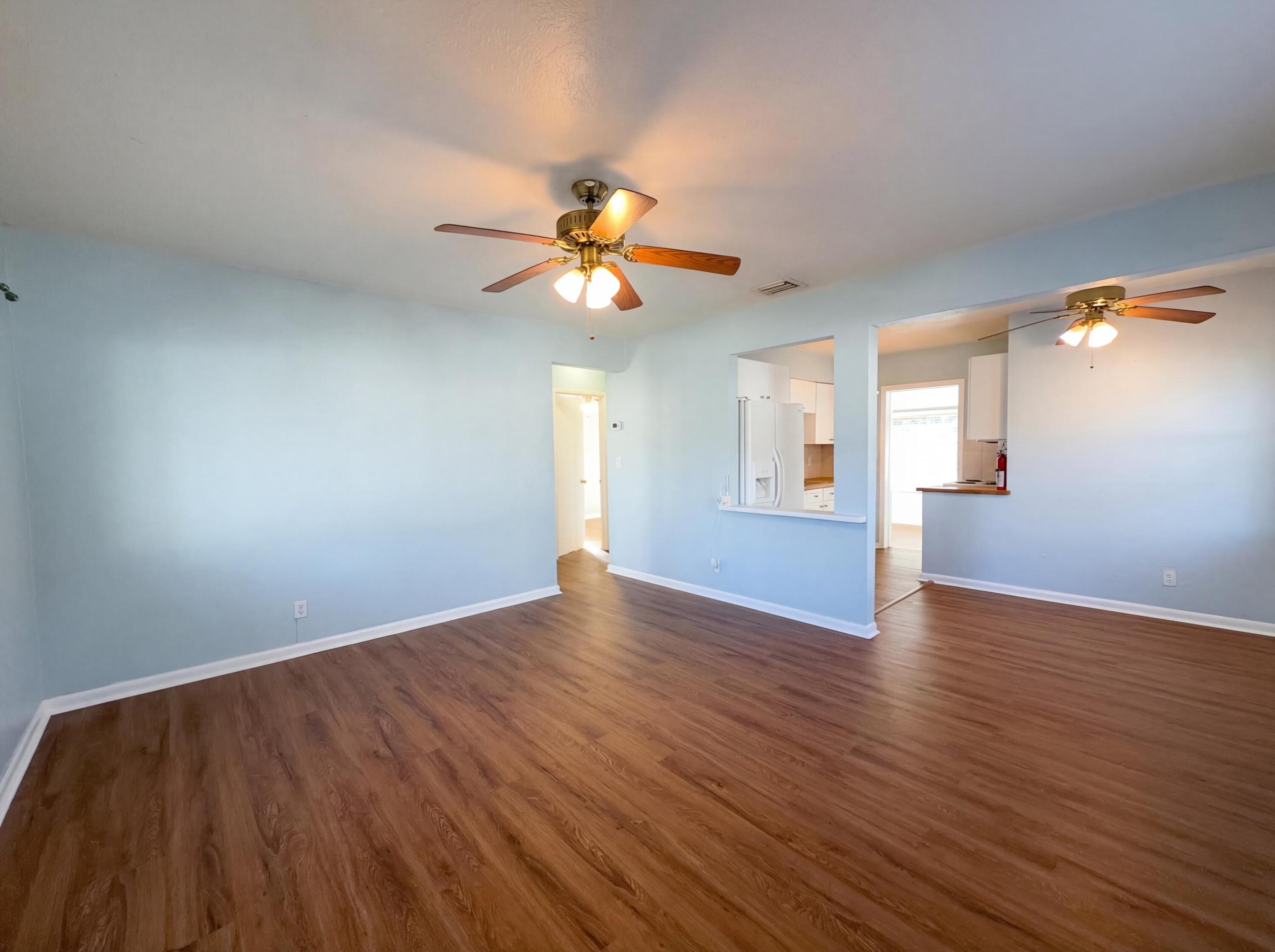 HOLLYWOOD TERRACE 3-12 B - Residential