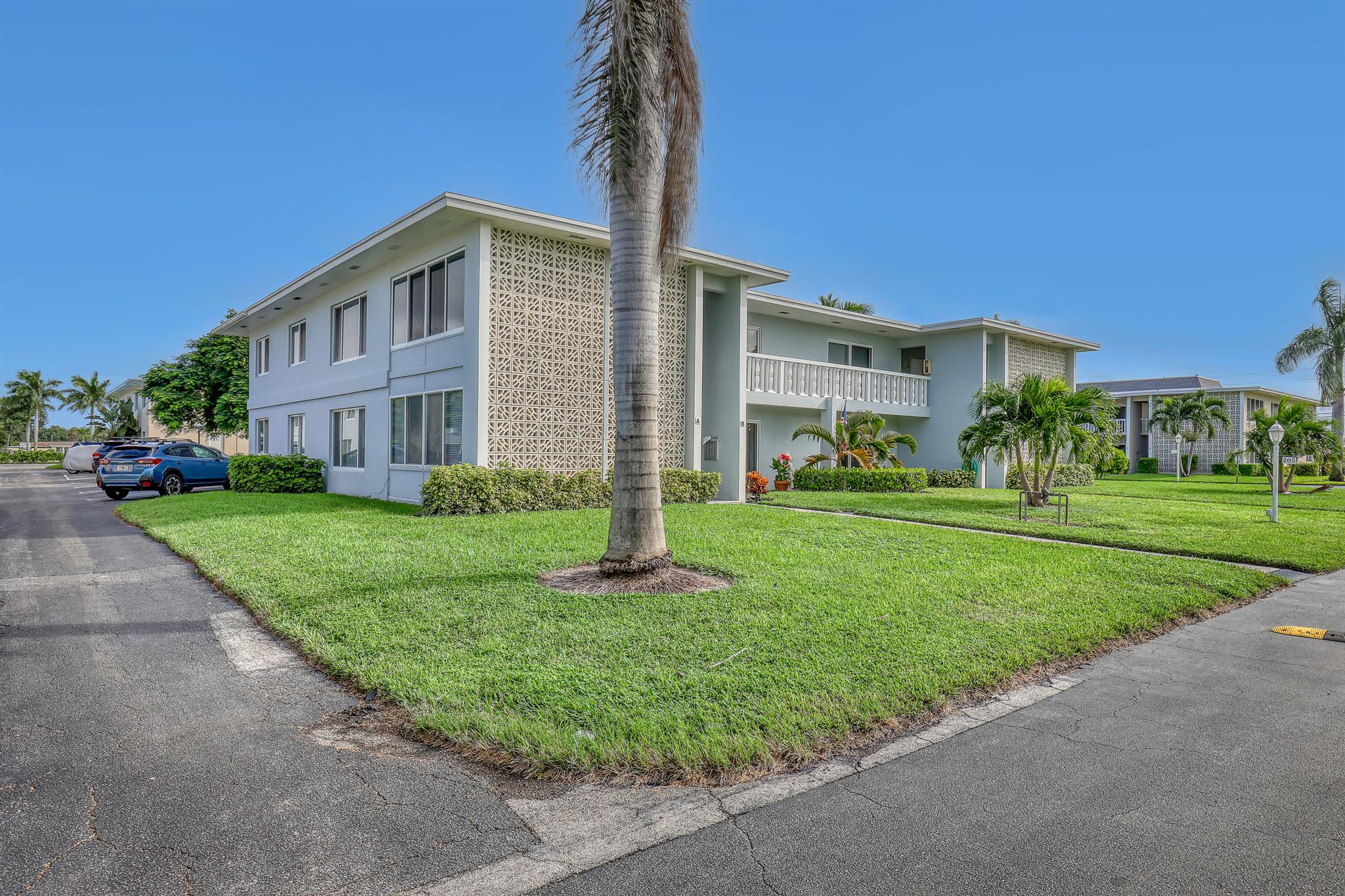 205 Main Boulevard 1c