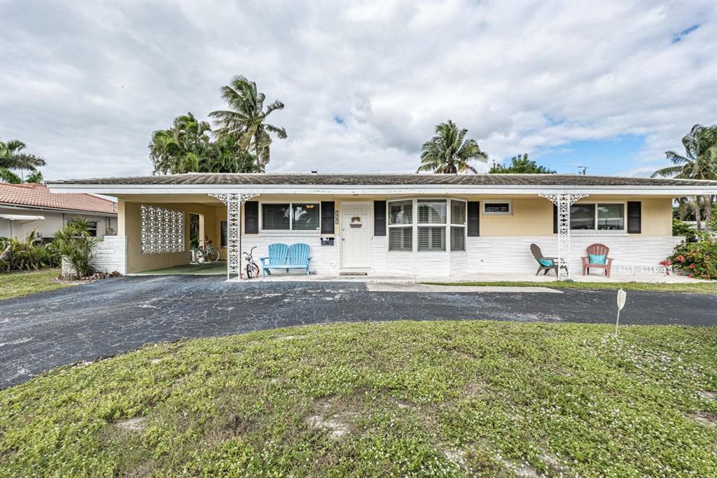 Photo of 965 SW 13th Drive, Boca Raton, FL 33486 (MLS # R10761138)