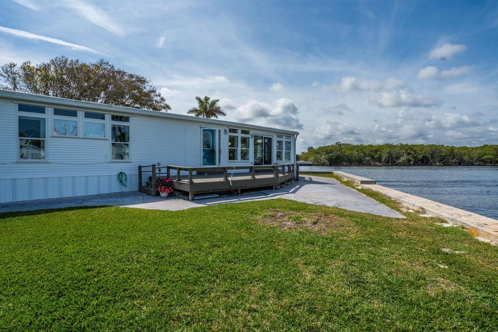 Photo of 211 N Ibis Drive N #T, Briny Breezes, FL 33435 (MLS # R10964916)