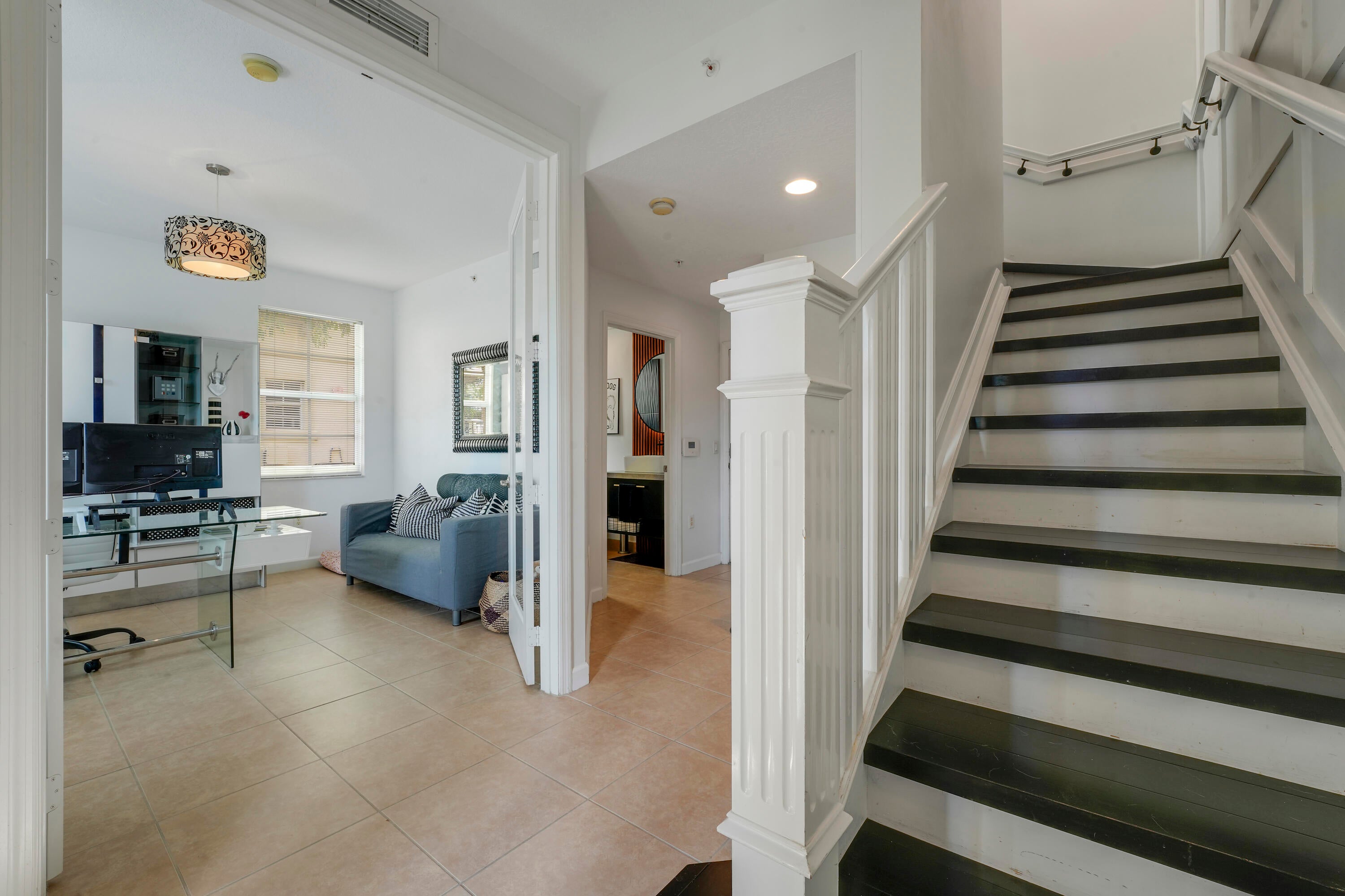2548 Gardens Parkway