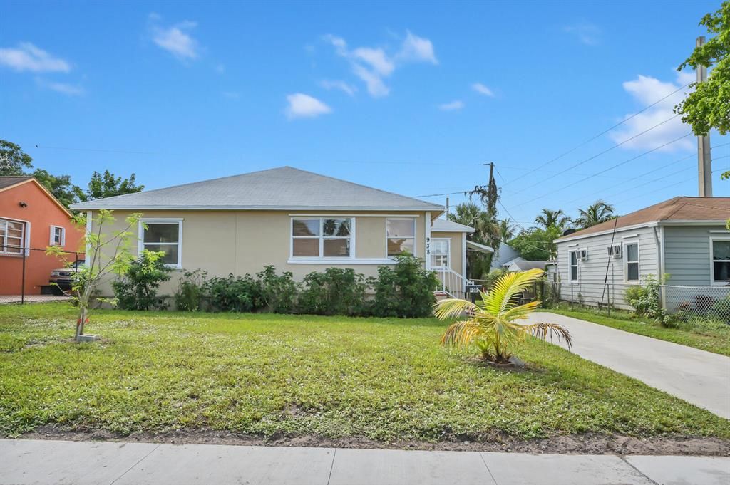 Photo of 938 35th Street, West Palm Beach, FL 33407 (MLS # R10756927)
