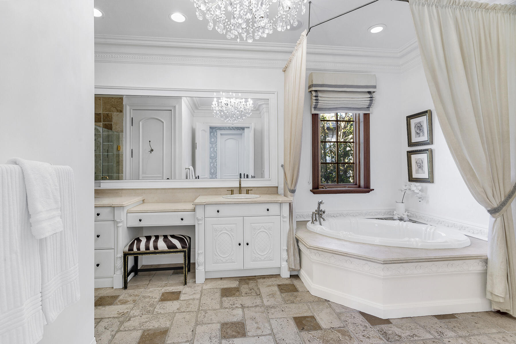 ROYAL PARK - Residential