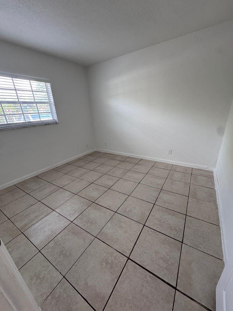 Coral Spgs Village Green - Residential Lease
