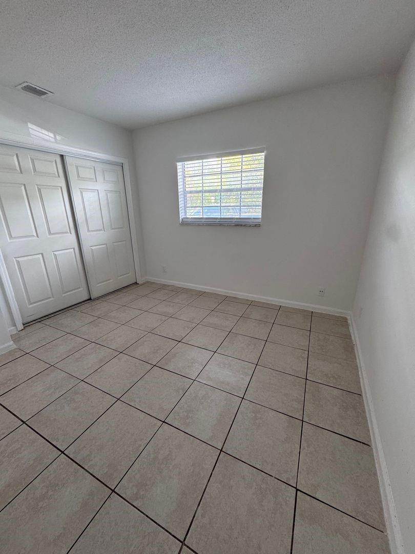 Coral Spgs Village Green - Residential Lease