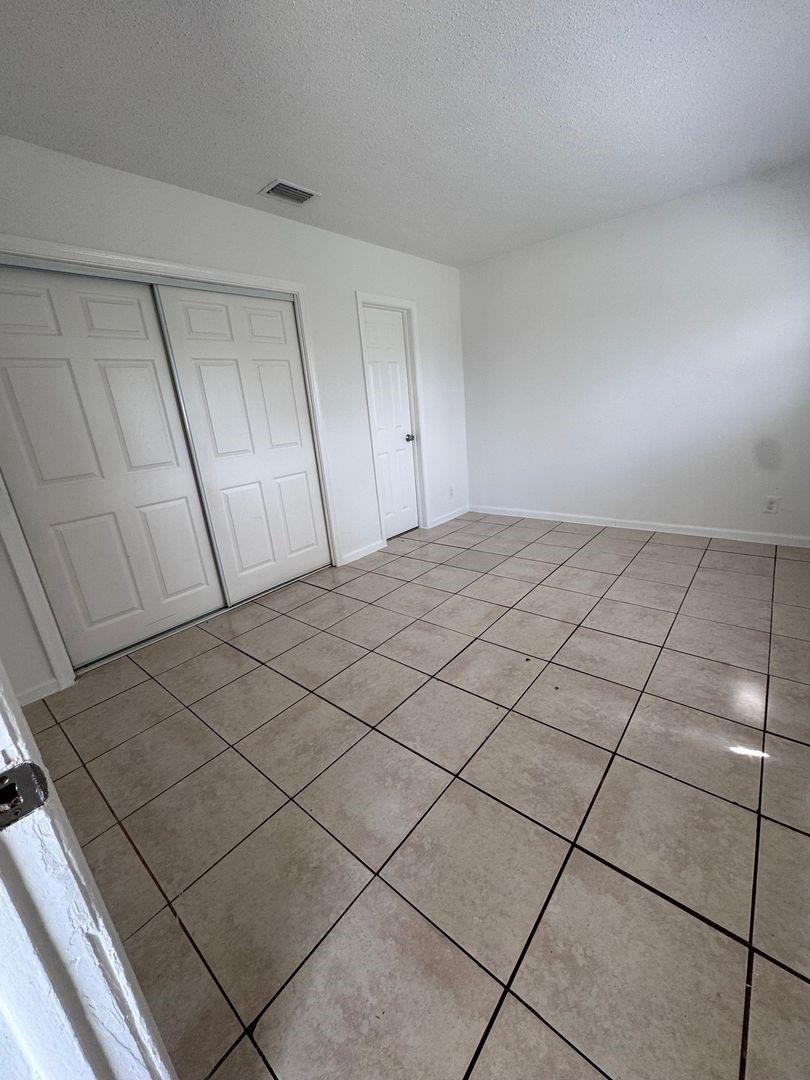 Coral Spgs Village Green - Residential Lease