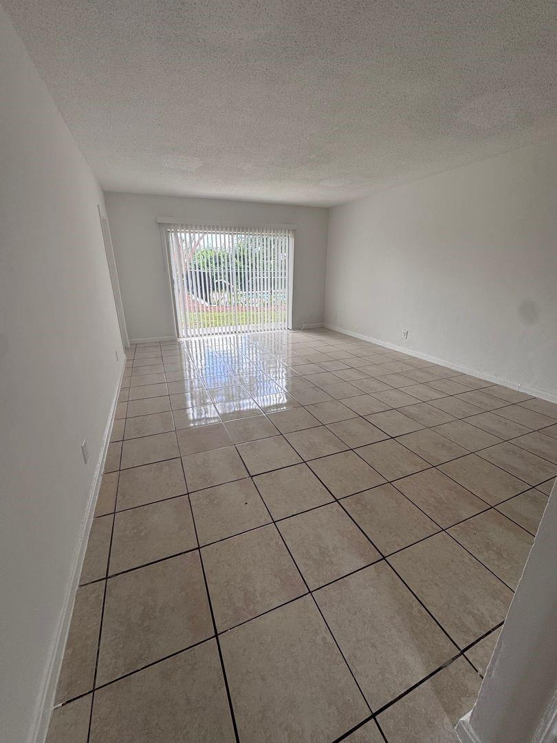 Coral Spgs Village Green - Residential Lease