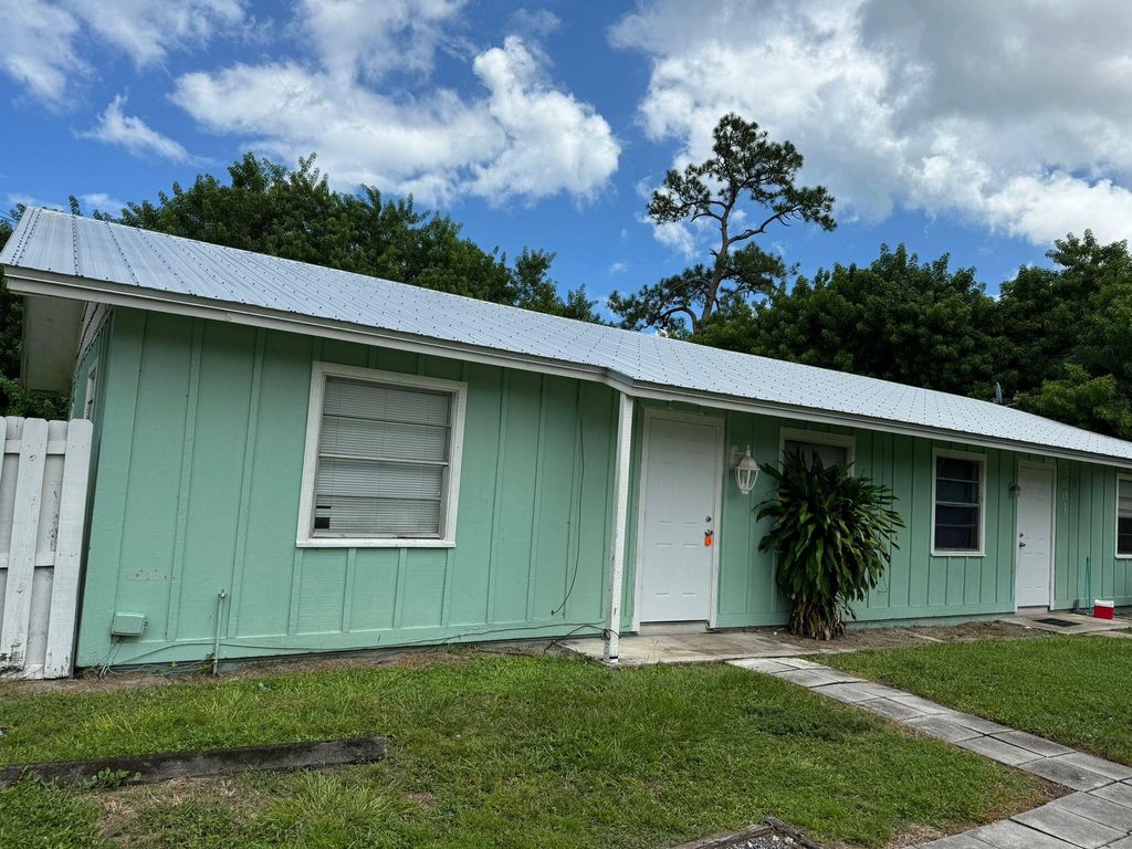 Photo of 2993 SE Camino Avenue, Stuart, FL 34997 (MLS # R11020811)