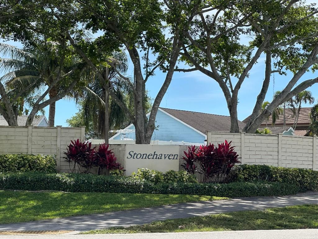 Photo of 1724 Banyan Creek Court, Boynton Beach, FL 33436 (MLS # R11069033)