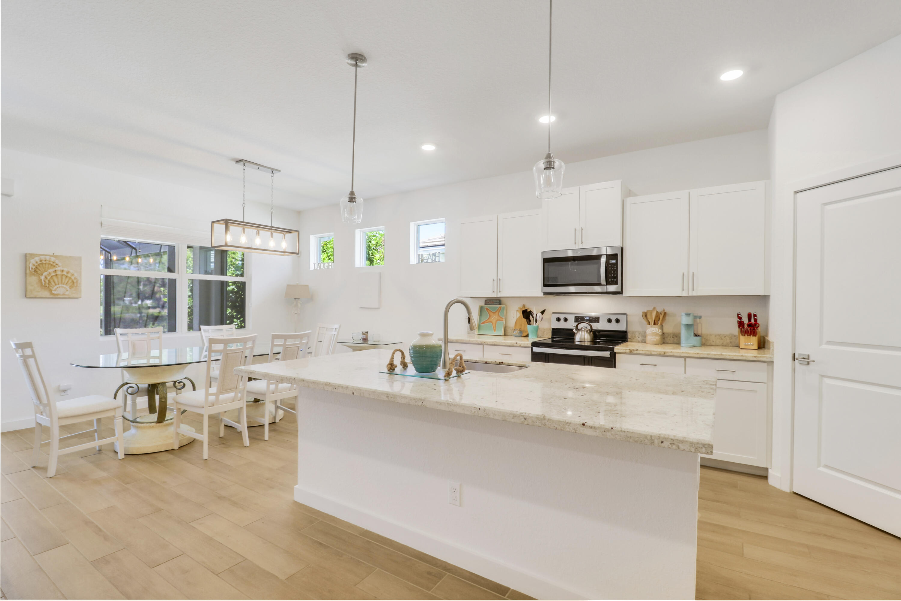 JENSEN VILLAGE - Residential