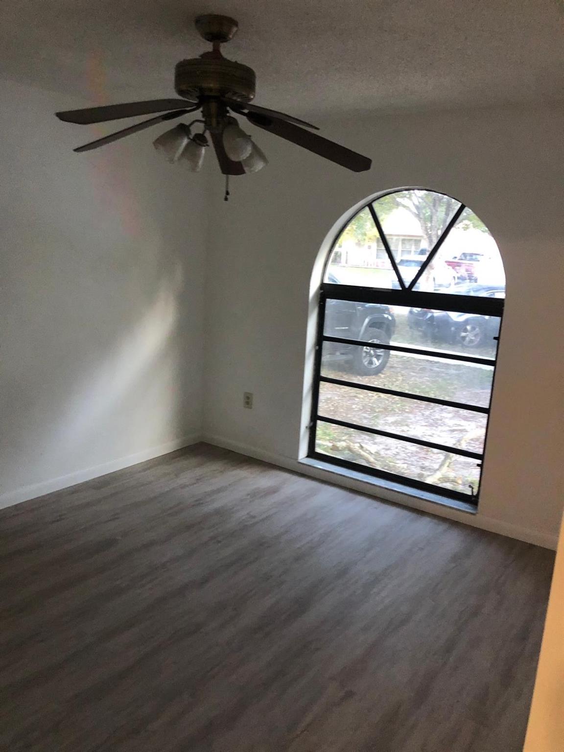 520 E Campus Cir