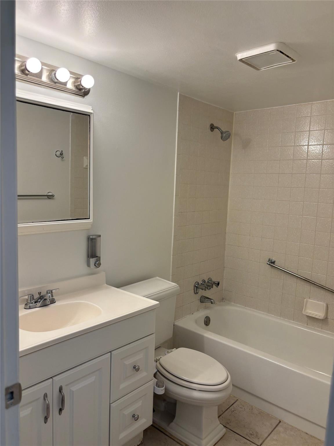 View photos, virtual tours, details... 711 Sunny Pine Way B-2