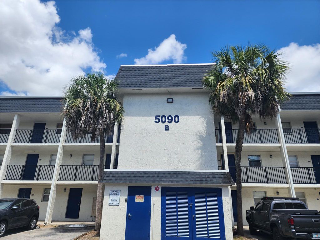 Photo of 5090 SW 64th Avenue #204B, Davie, FL 33314 (MLS # F10502022)