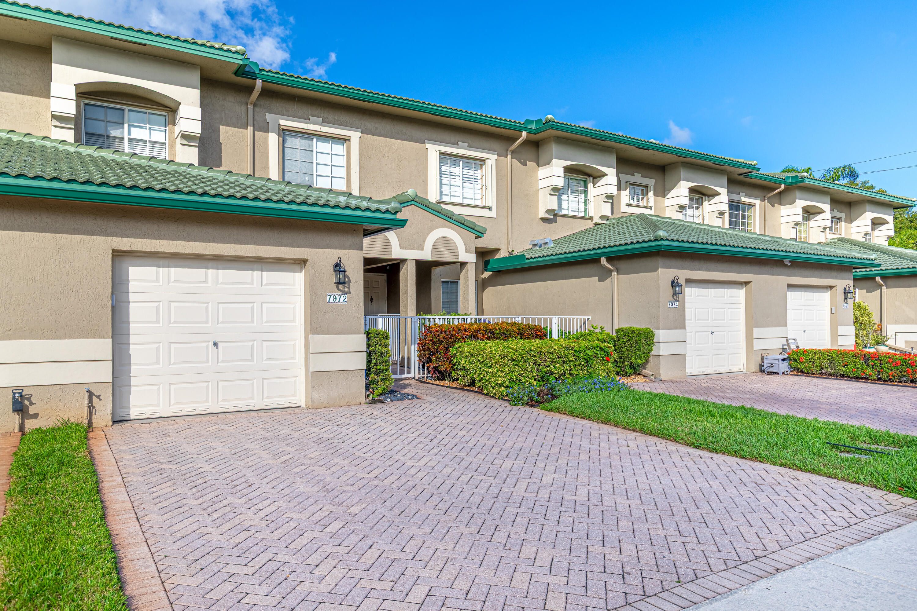 EXETER CONDOMINIUM - Residential