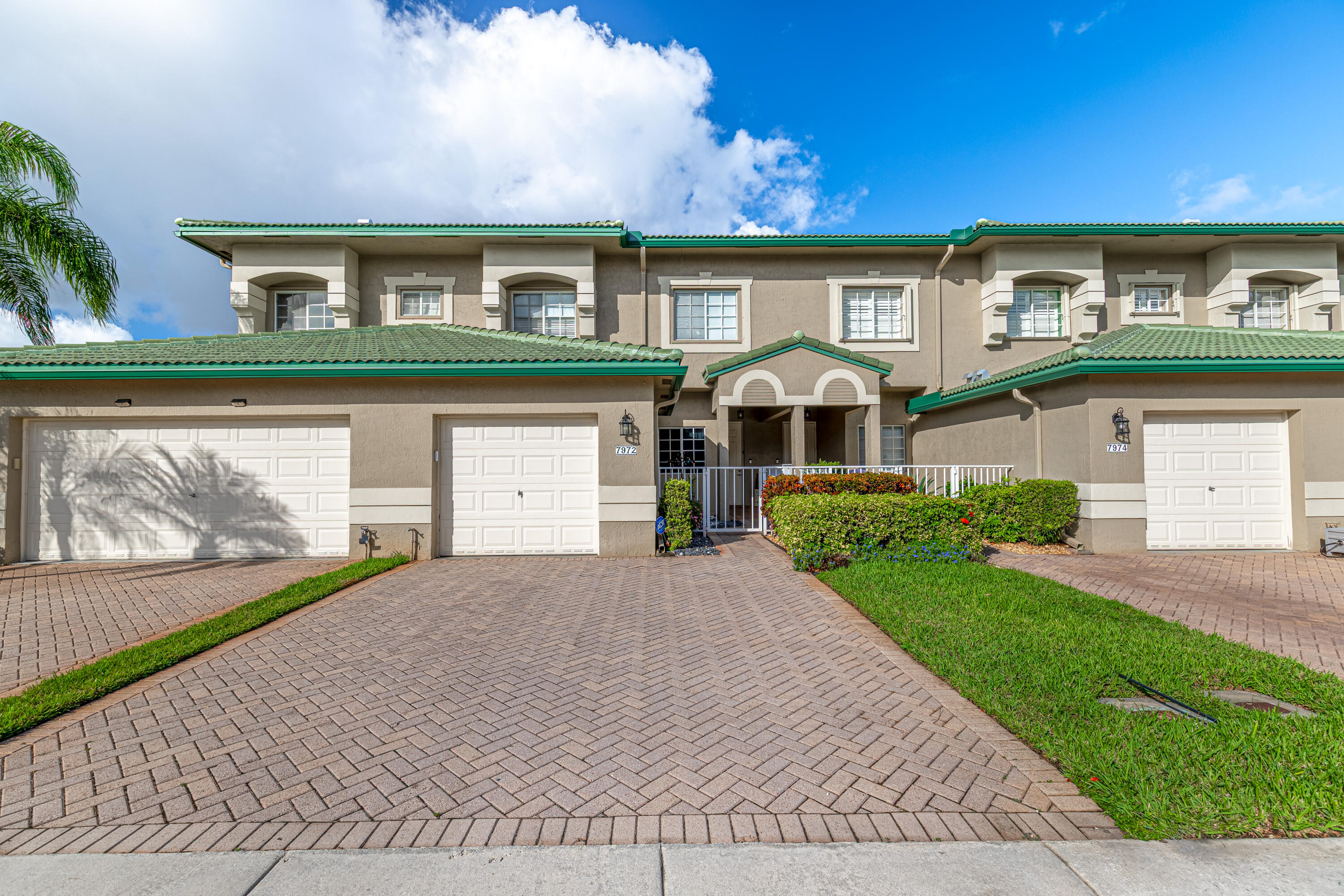 EXETER CONDOMINIUM - Residential