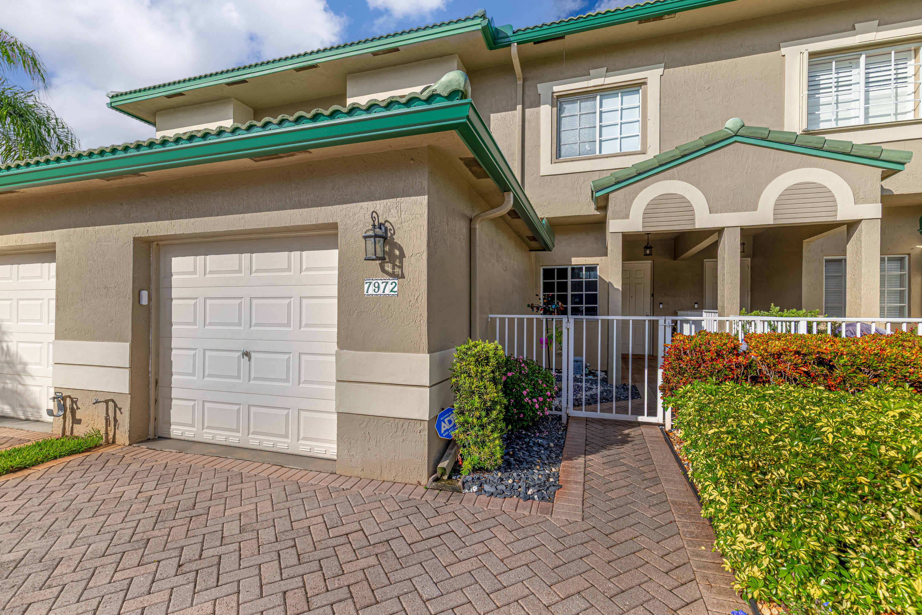 EXETER CONDOMINIUM - Residential
