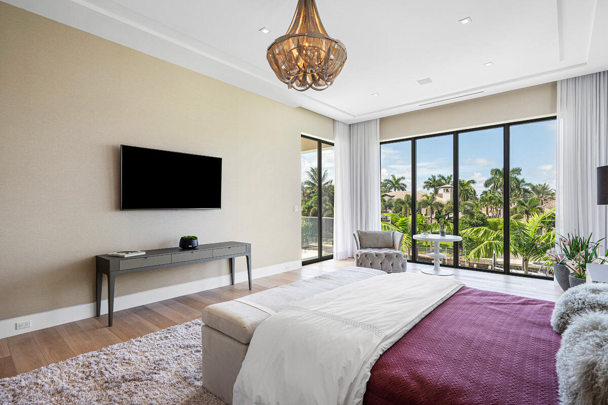 ROYAL PALM YACHT & COUNTRY CLUB - Residential