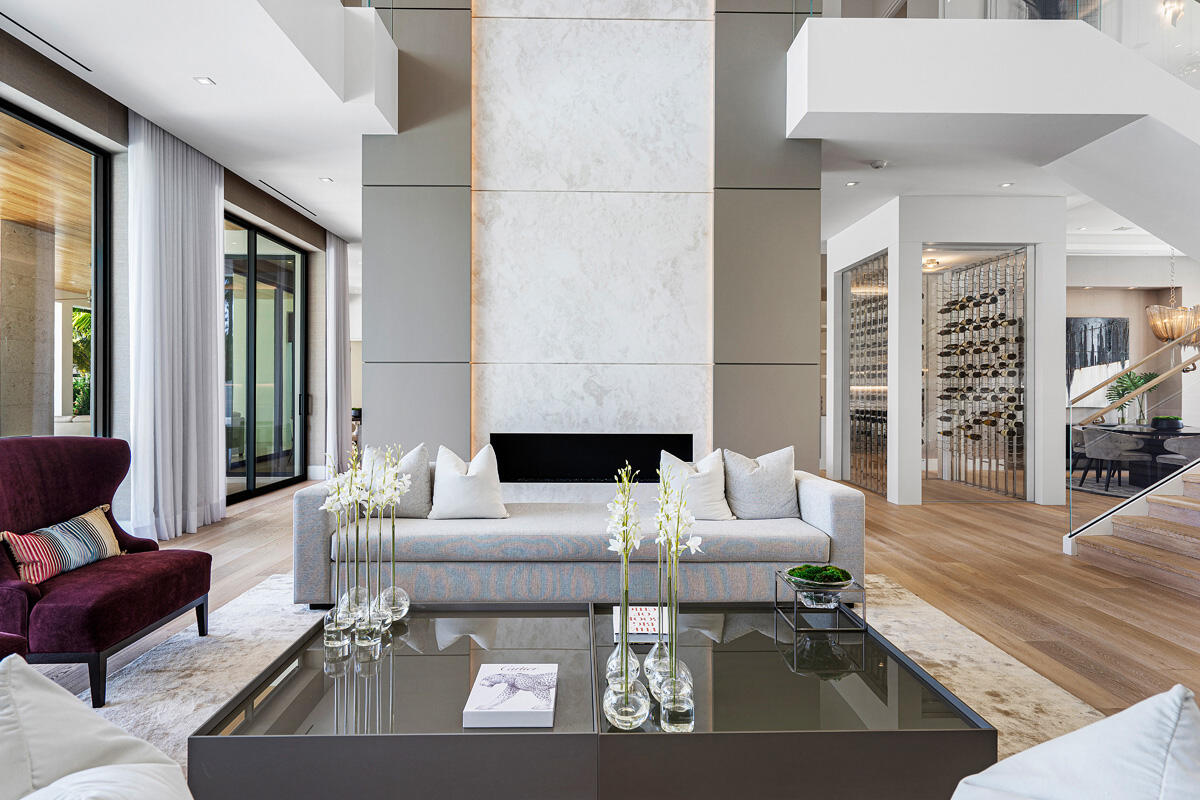 ROYAL PALM YACHT & COUNTRY CLUB - Residential