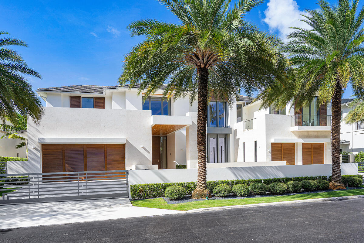 ROYAL PALM YACHT & COUNTRY CLUB - Residential