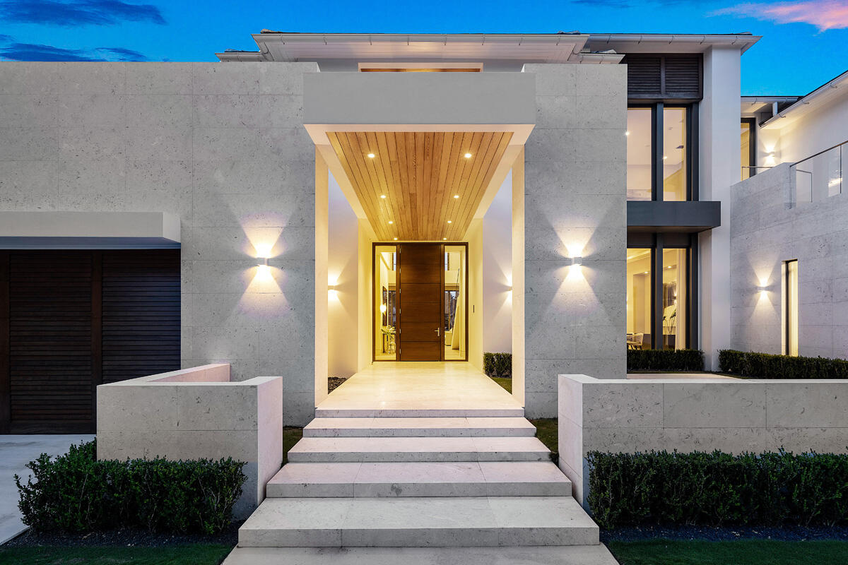 ROYAL PALM YACHT & COUNTRY CLUB - Residential