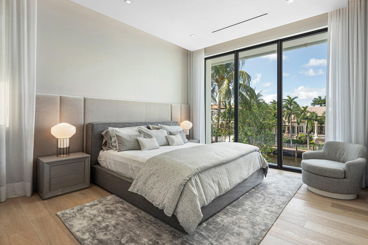 ROYAL PALM YACHT & COUNTRY CLUB - Residential