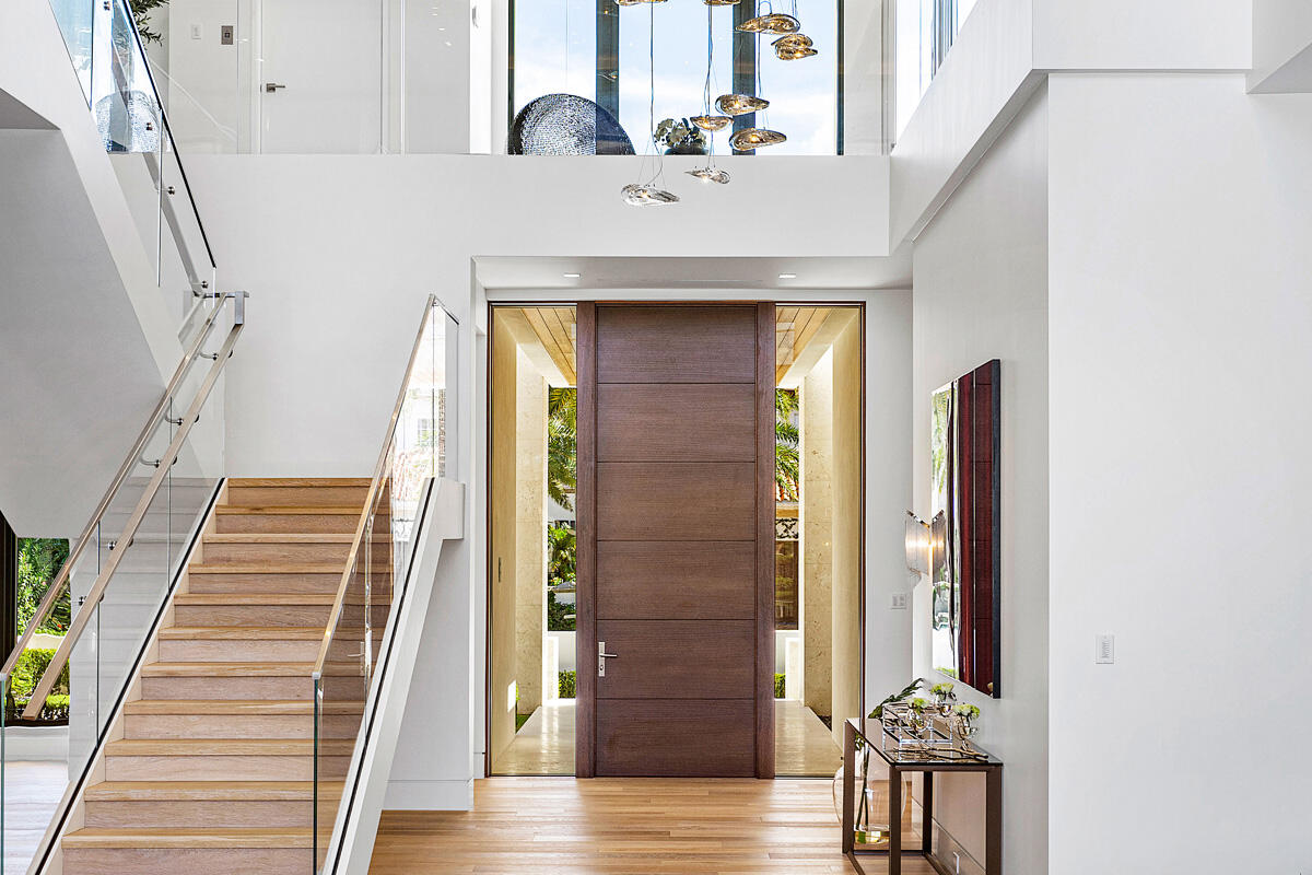 ROYAL PALM YACHT & COUNTRY CLUB - Residential