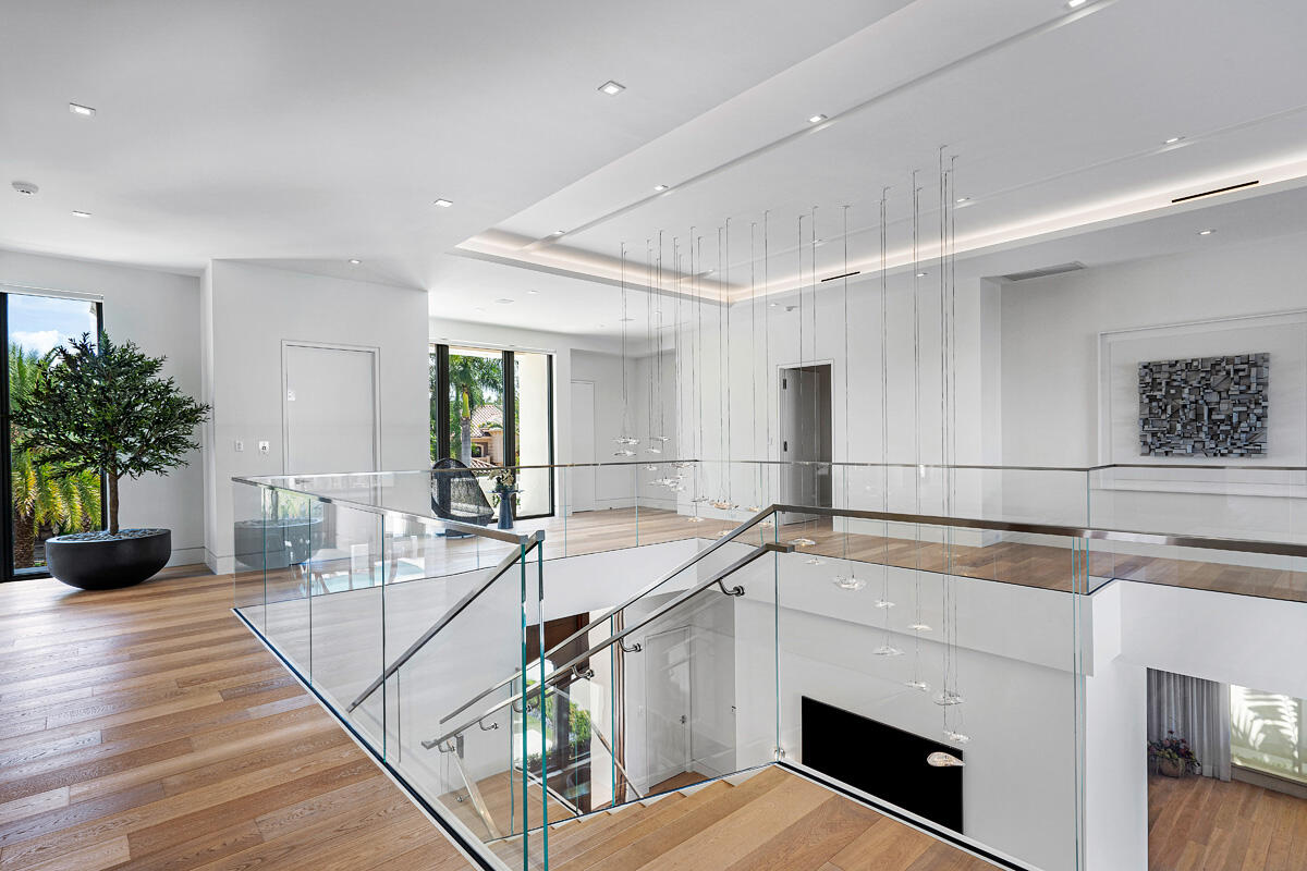 ROYAL PALM YACHT & COUNTRY CLUB - Residential