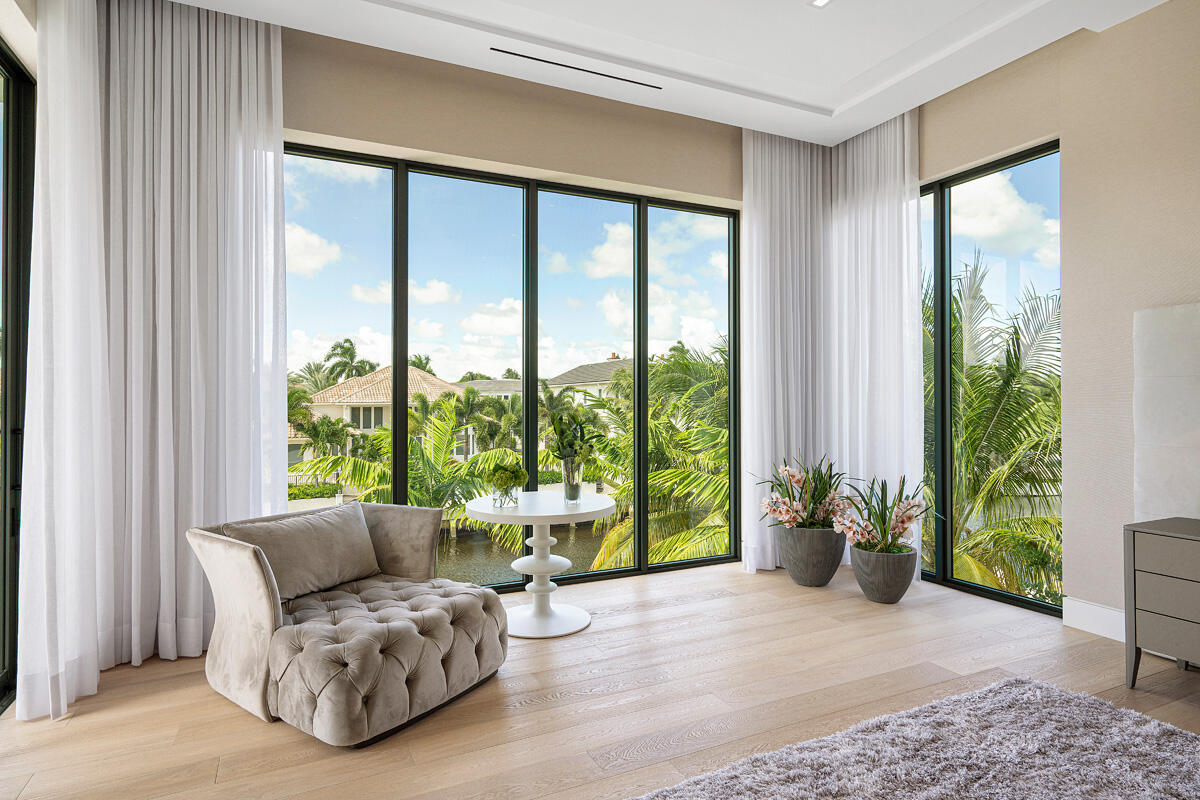 ROYAL PALM YACHT & COUNTRY CLUB - Residential