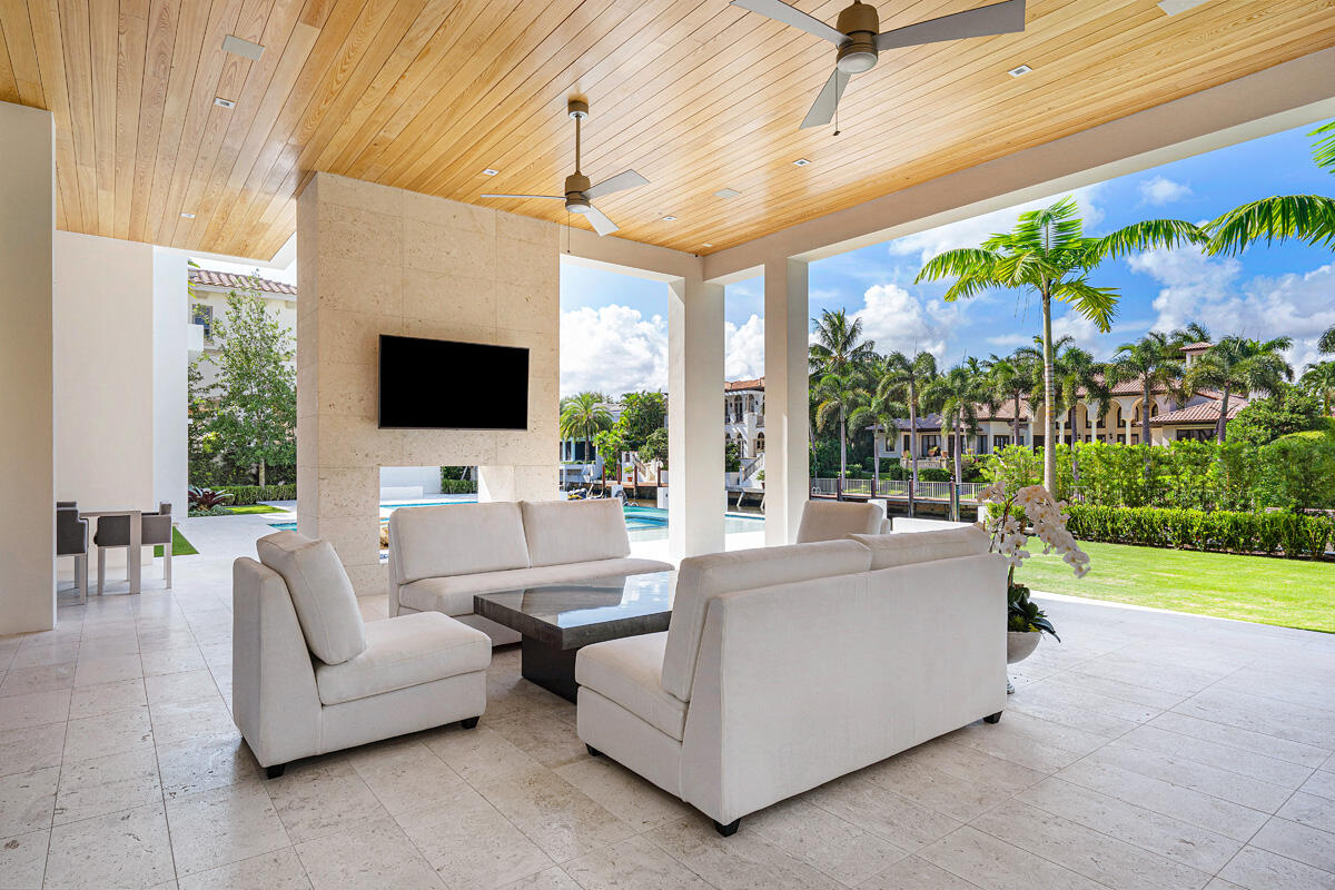 ROYAL PALM YACHT & COUNTRY CLUB - Residential