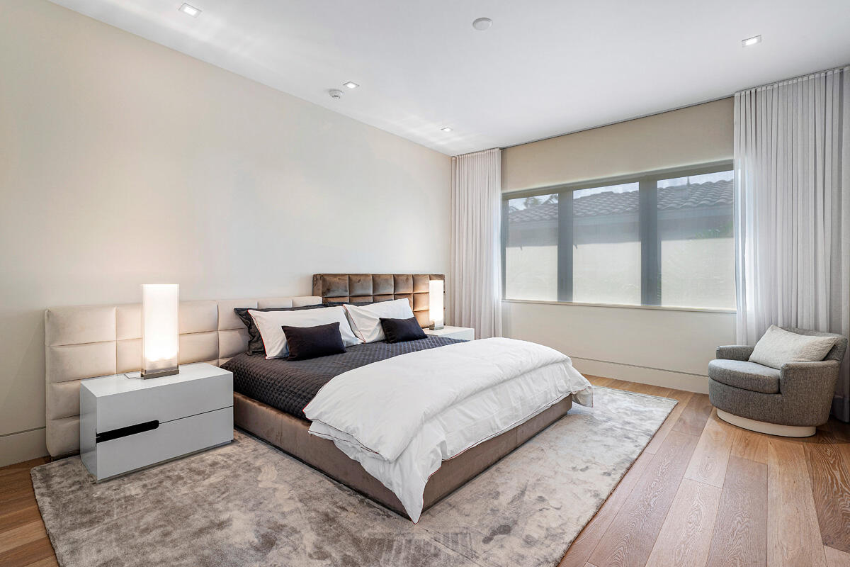 ROYAL PALM YACHT & COUNTRY CLUB - Residential