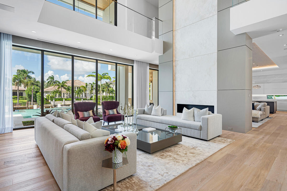 ROYAL PALM YACHT & COUNTRY CLUB - Residential