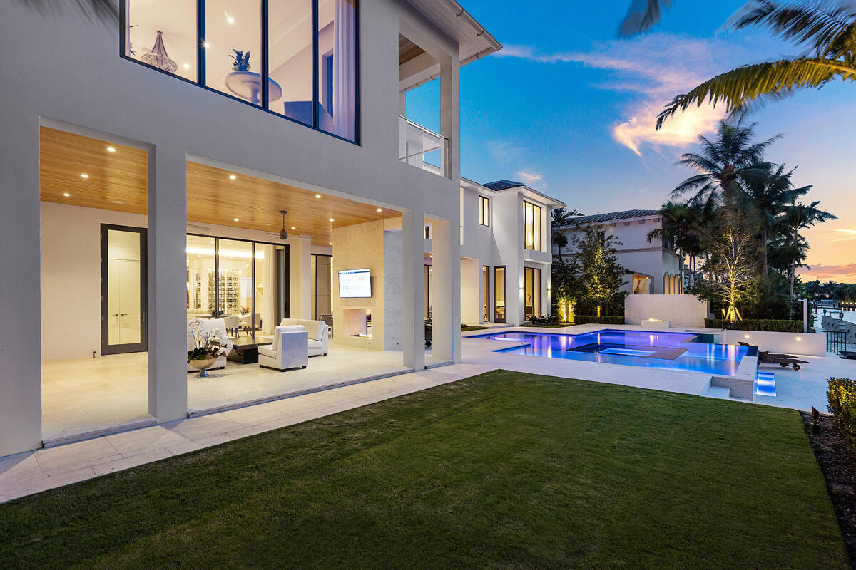 ROYAL PALM YACHT & COUNTRY CLUB - Residential