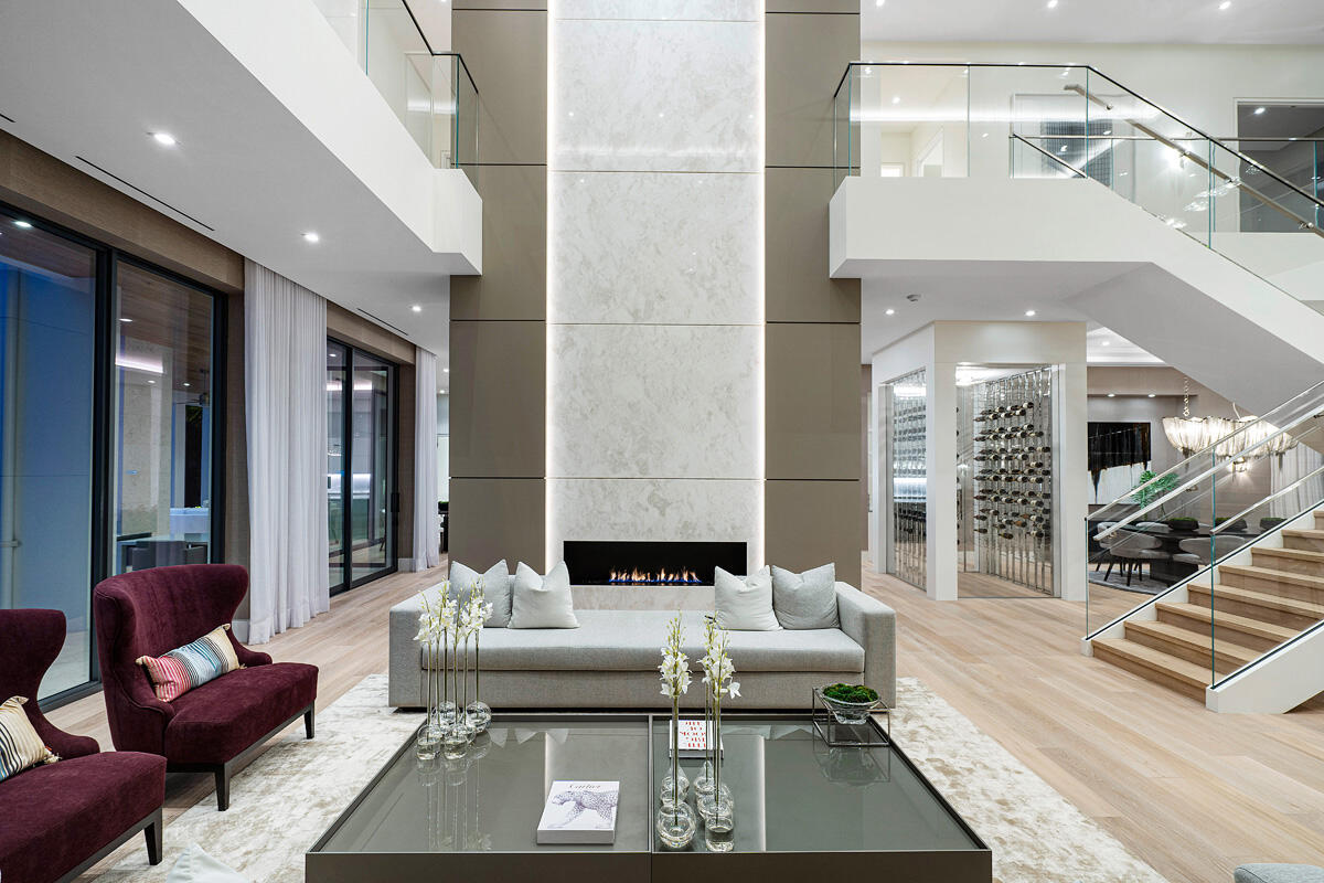 ROYAL PALM YACHT & COUNTRY CLUB - Residential