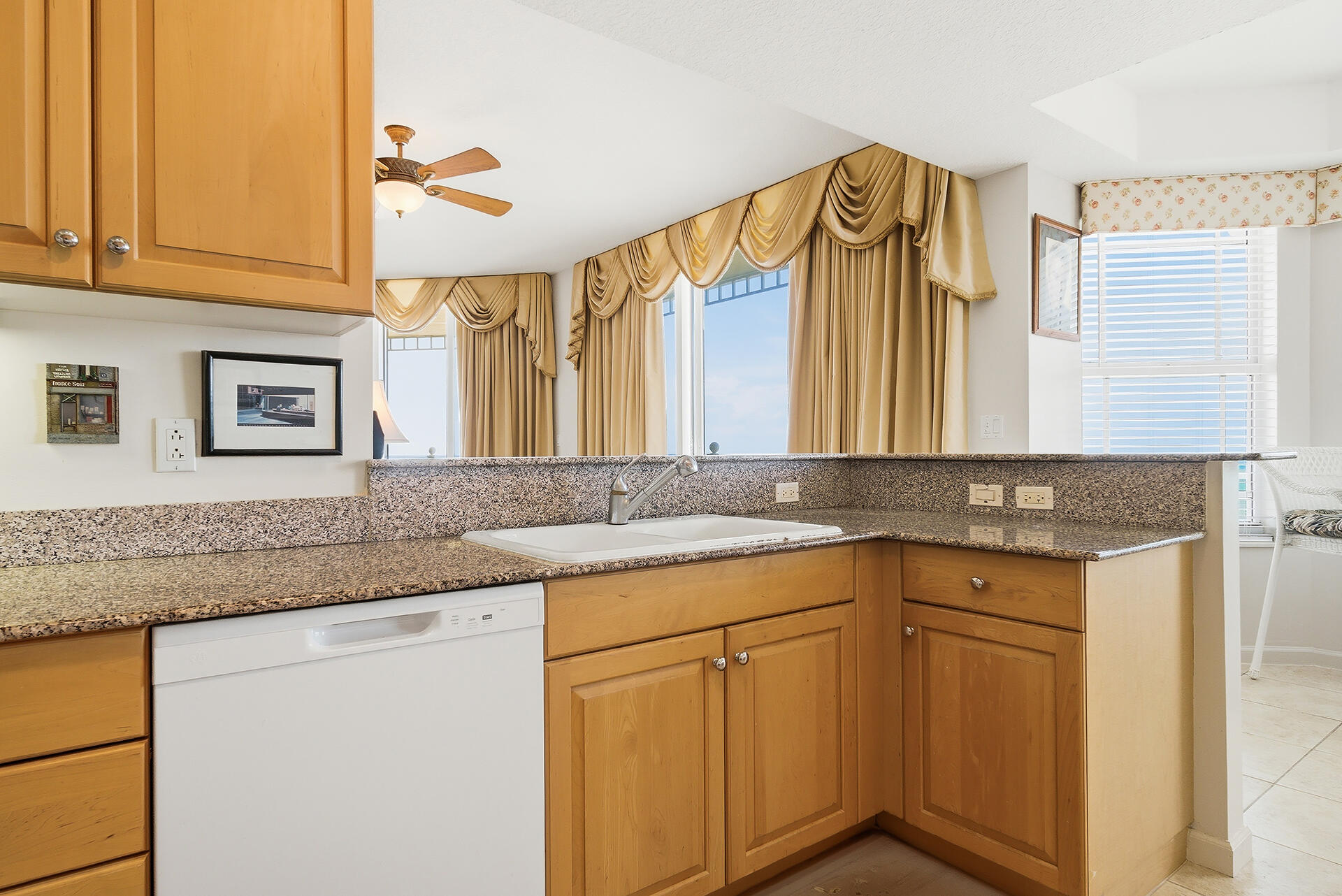 JUPITER OCEAN GRANDE 1 CONDO - Residential