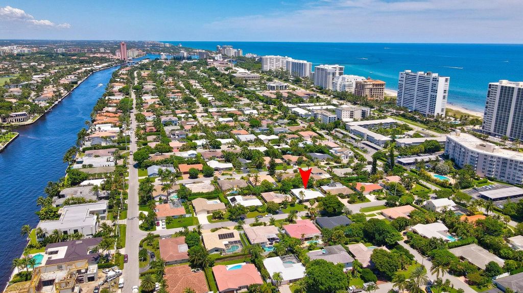 Photo of 811 Sevilla Drive, Boca Raton, FL 33432 (MLS # R11007932)