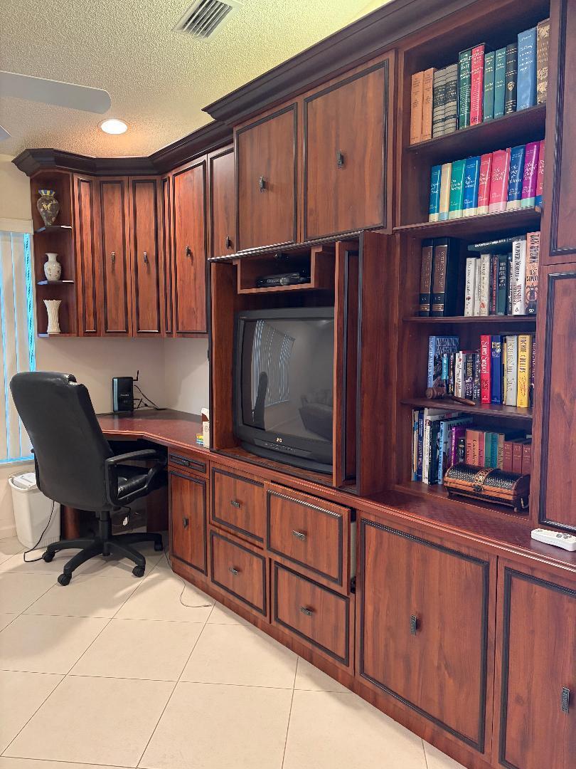 VALENCIA LAKES 3 - Residential