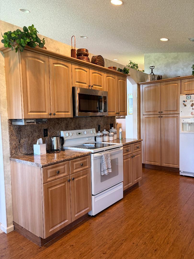 VALENCIA LAKES 3 - Residential