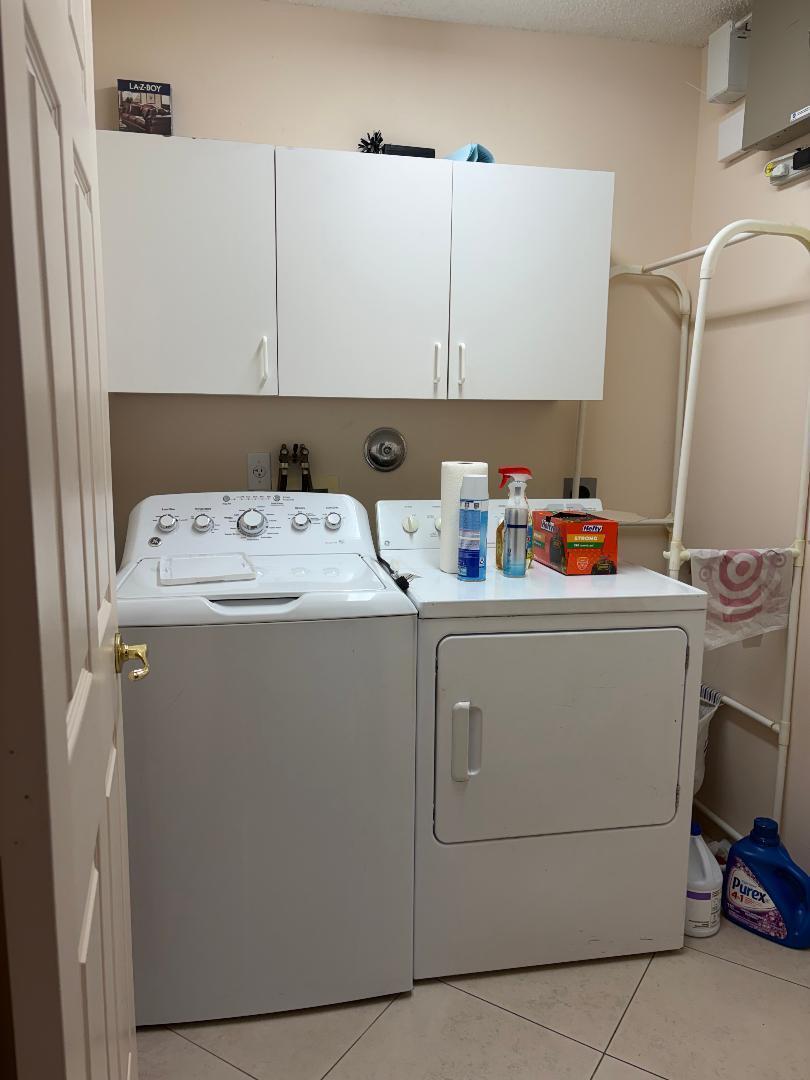 VALENCIA LAKES 3 - Residential