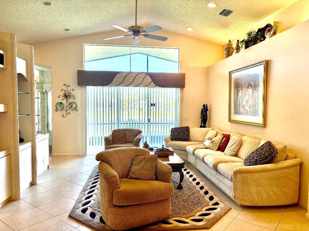 VALENCIA LAKES 3 - Residential