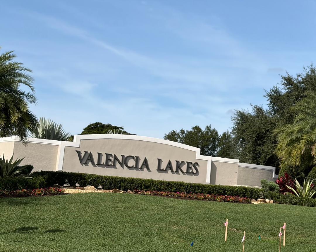 VALENCIA LAKES 3 - Residential