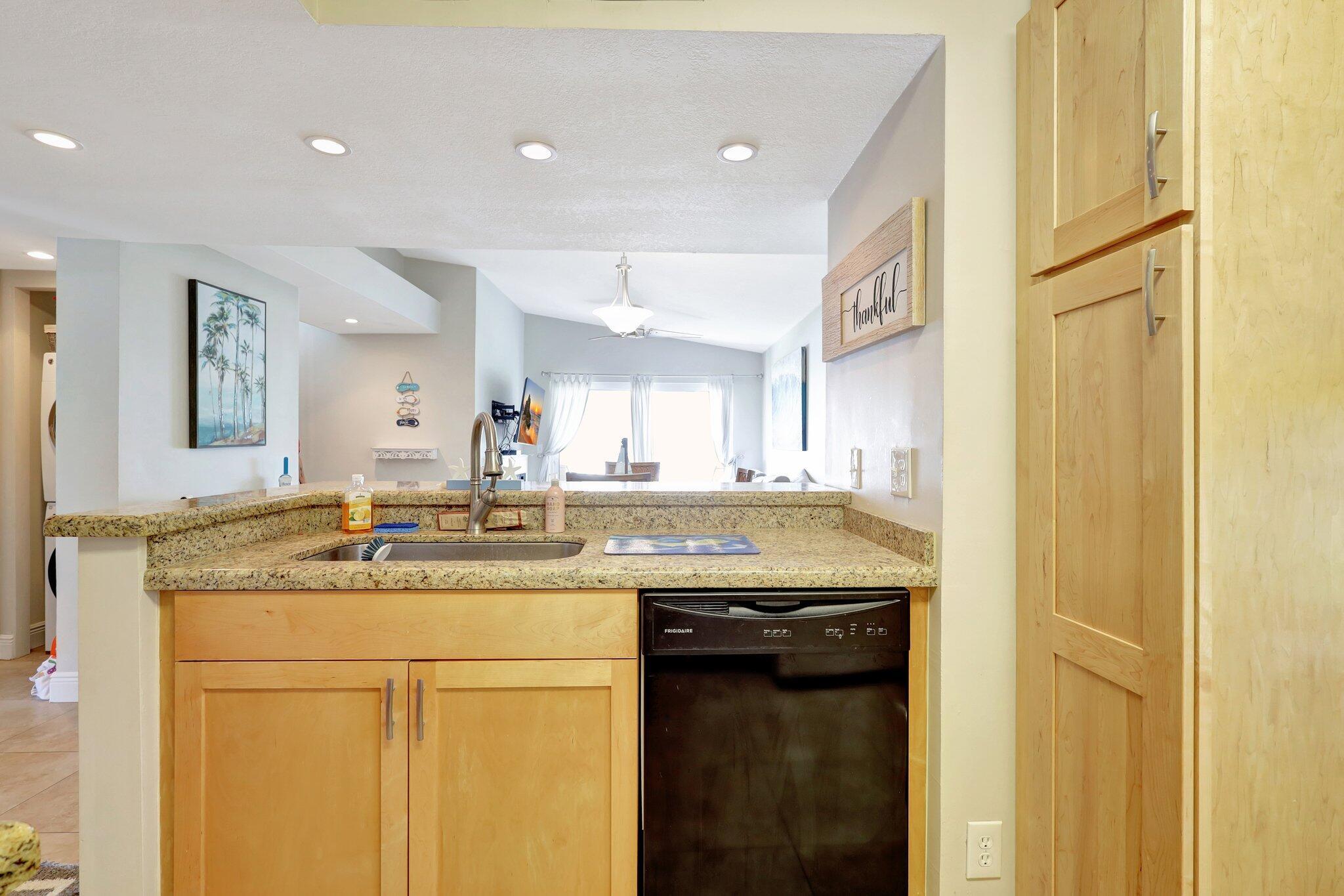 BAY REACH CONDO - Residential