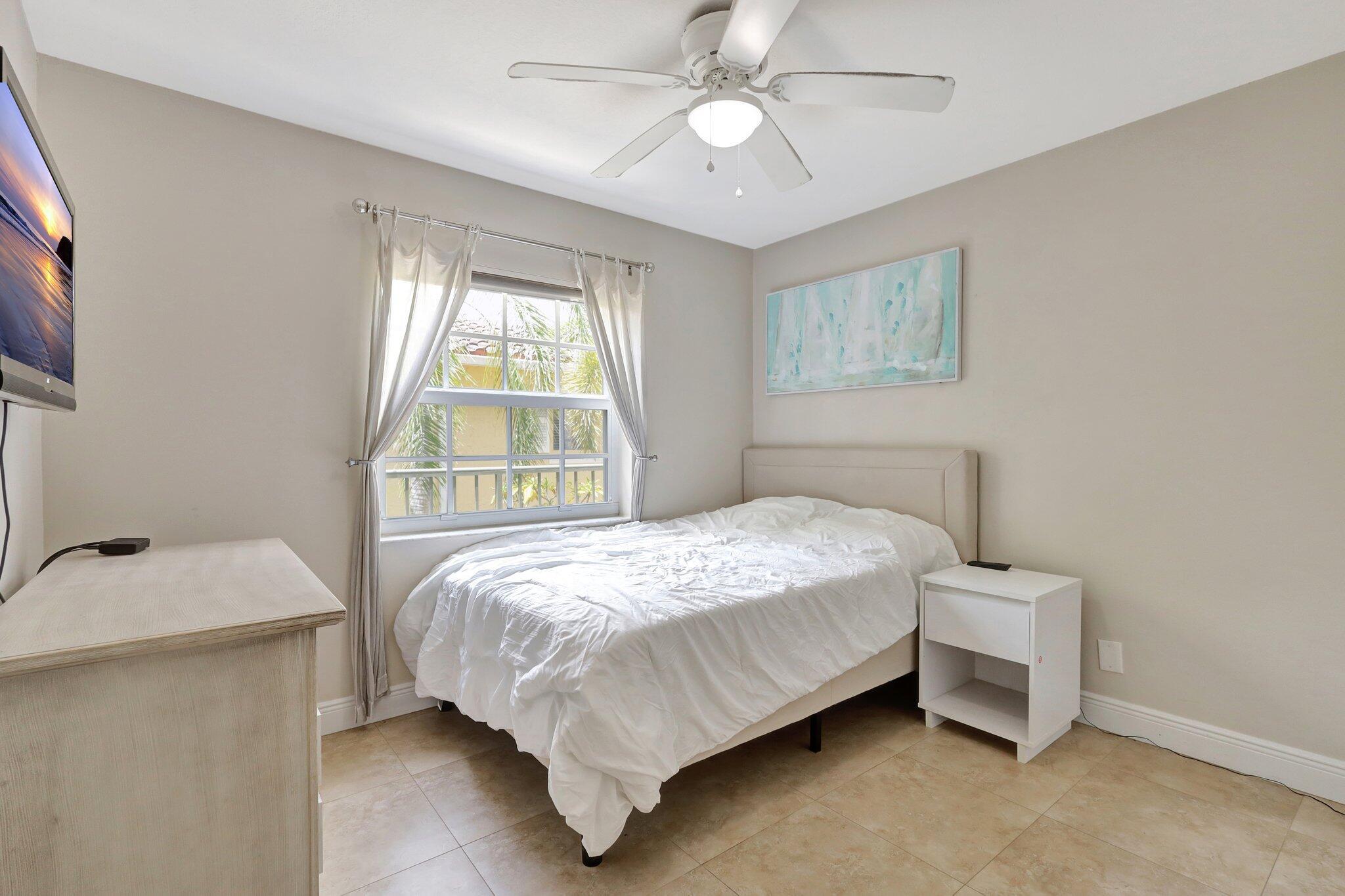BAY REACH CONDO - Residential