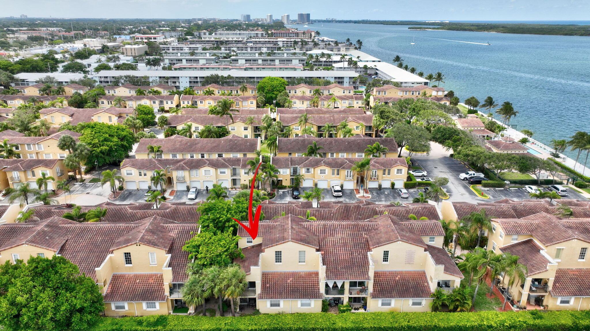 BAY REACH CONDO - Residential