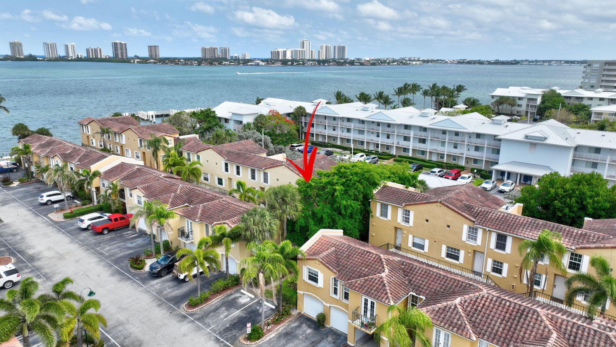 BAY REACH CONDO - Residential